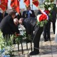 Le président ROLAND SOLER dépose une gerbe (…)
